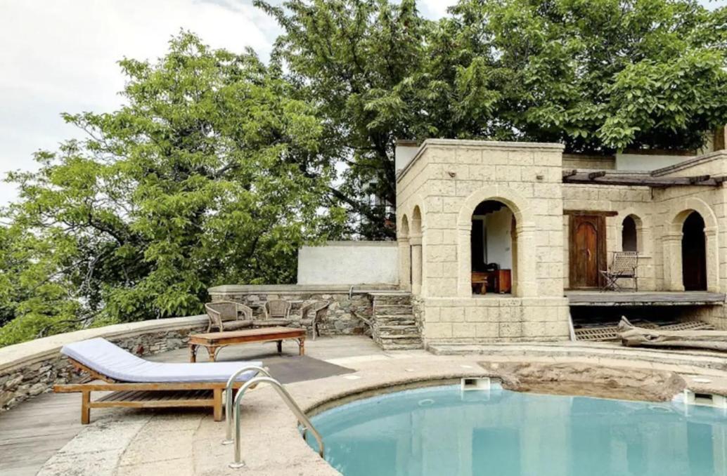 Chateau Cascara Mouresi Exterior photo
